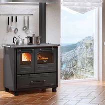La Nordica FAMILY 4.5 fatüzelésű tűzhely (7,5 kW)