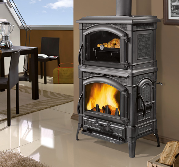 La Nordica ISOTTA FORNO EVO öntöttvas fatüzelésű kályha (9,7 kW)